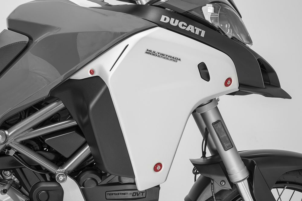 CNC Racing Set couvercle radiateur noir pour Ducati 1200 Enduro